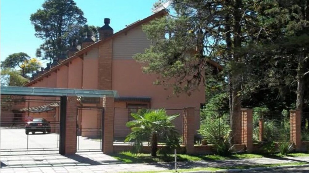 Locar- in Gramado Tríplex Centro ao lado do Lago
