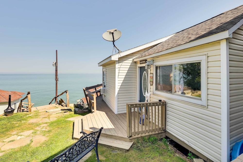 Lakefront Geneva Vacation Rental - Walk to Strip!