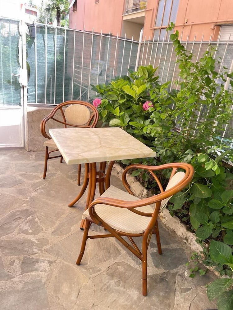 JOIVY Little Garden Studio Gattorno