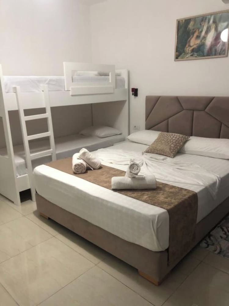 Vila Xhafa