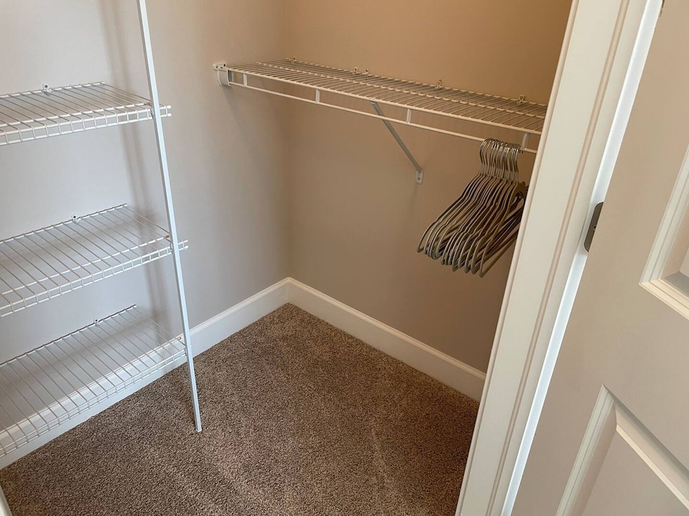2BR Water Views W D Walkable Pool Gym
