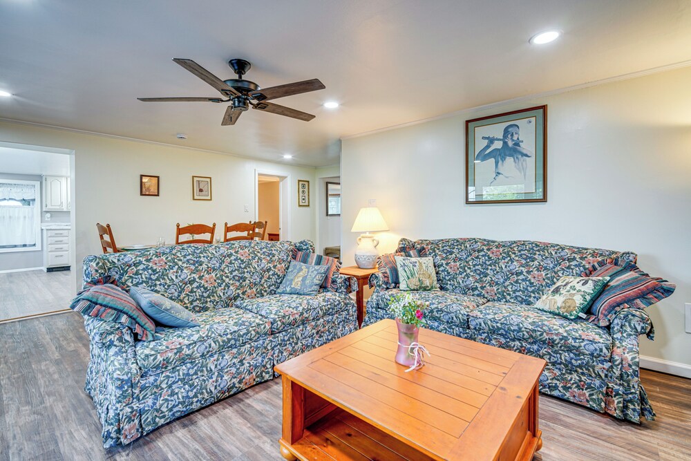 Pet-friendly Little Egg Harbor Home w/ Fenced Yard