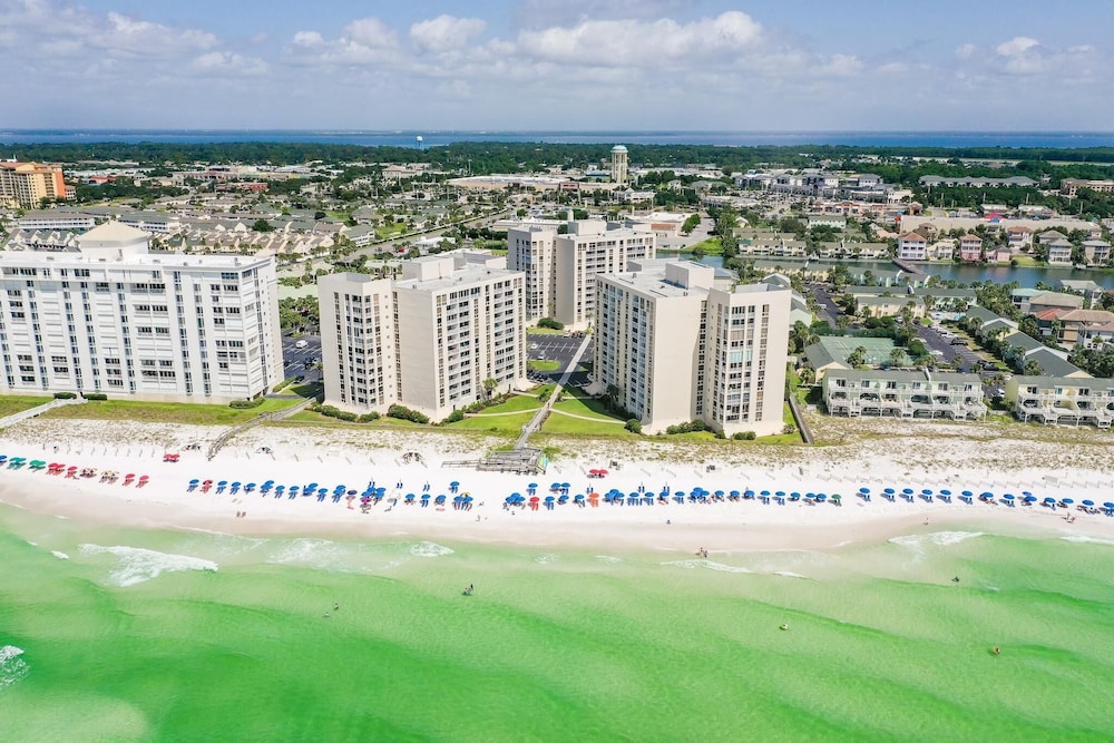 Shoreline Towers 3033
