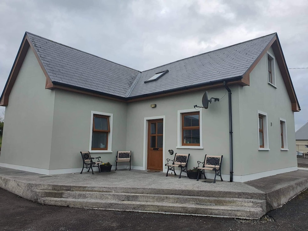 Murphy's Irish Farmhouse Near Ballybunion view 4