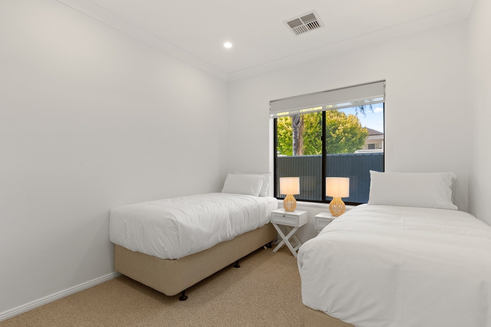 Stylish 3-bed House Close to Attractions