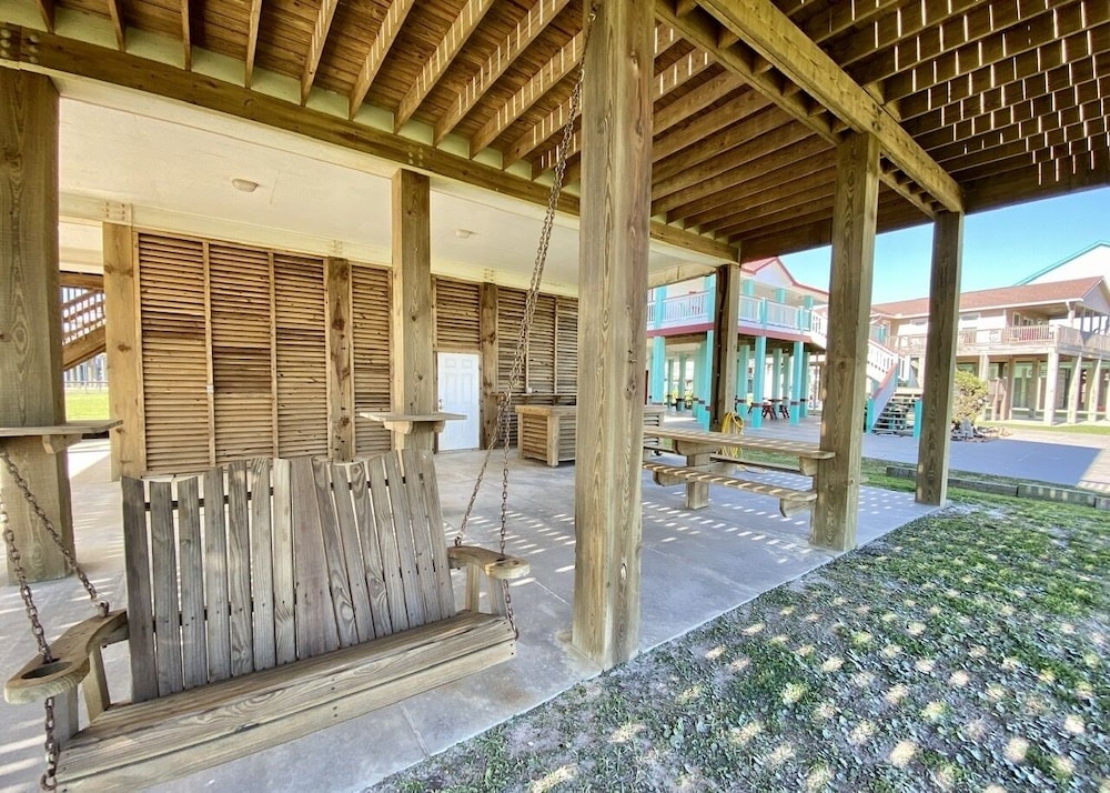 Sea Hag 3 Bedroom Home by RedAwning view 5