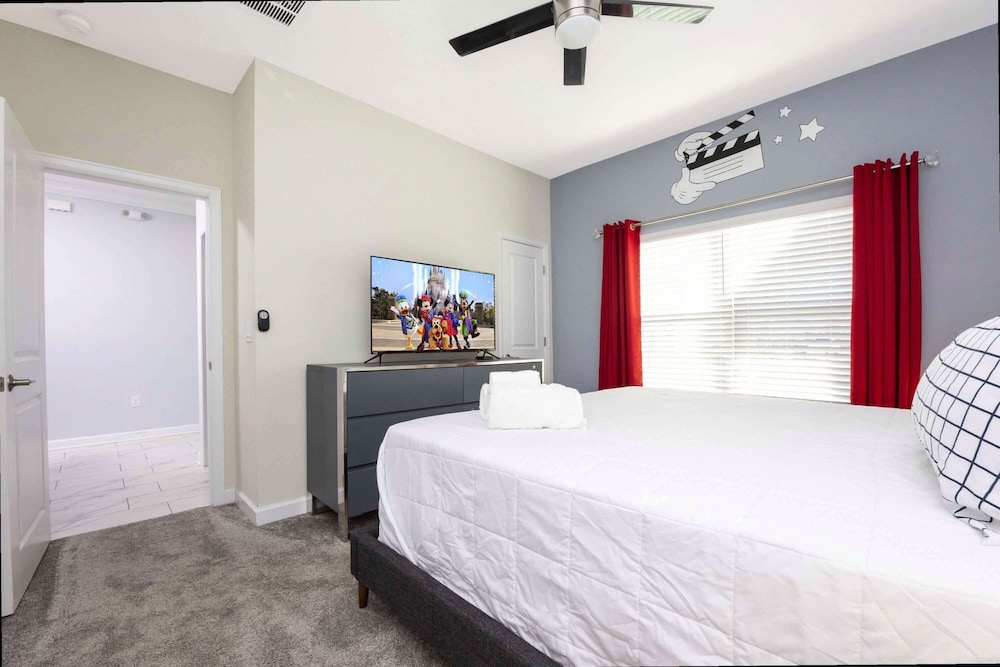 Stunning 4Bd Near Disney w Pool Storey Lake 4369