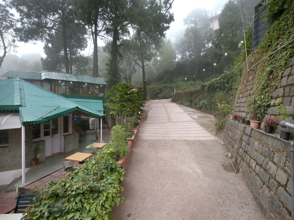 OYO 9660 Blossom Resort