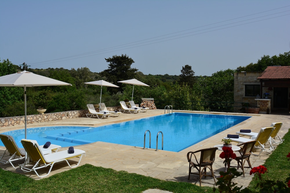 Elianthos Villa