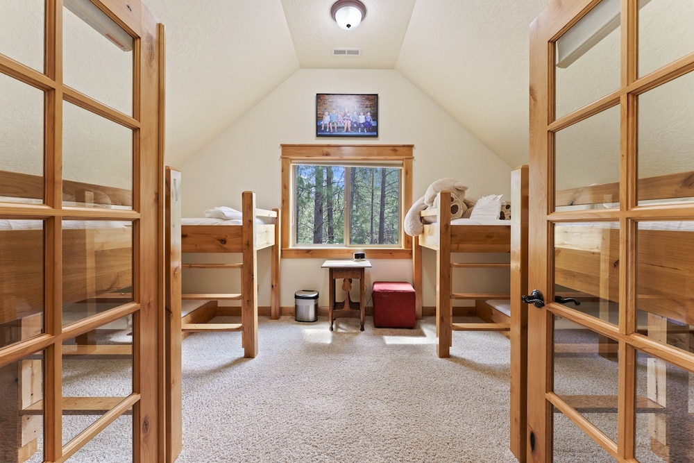 4 Red Fir 6 Bedroom Home