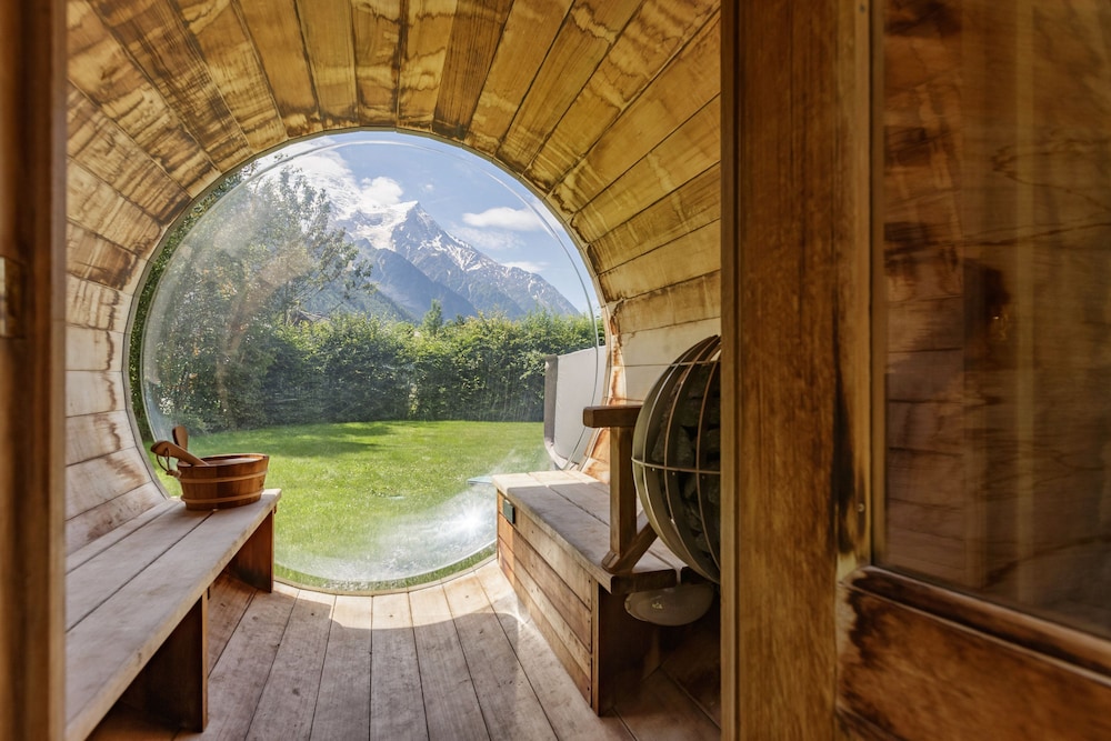 Magnificent Chalet Valhalla 5 Central Chamonix