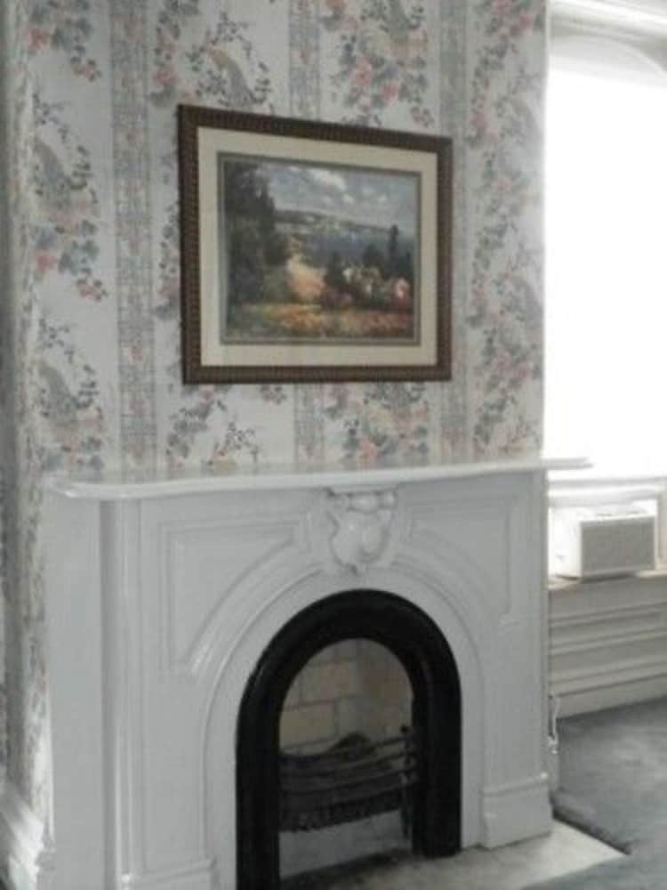 Marble Mansion Inn