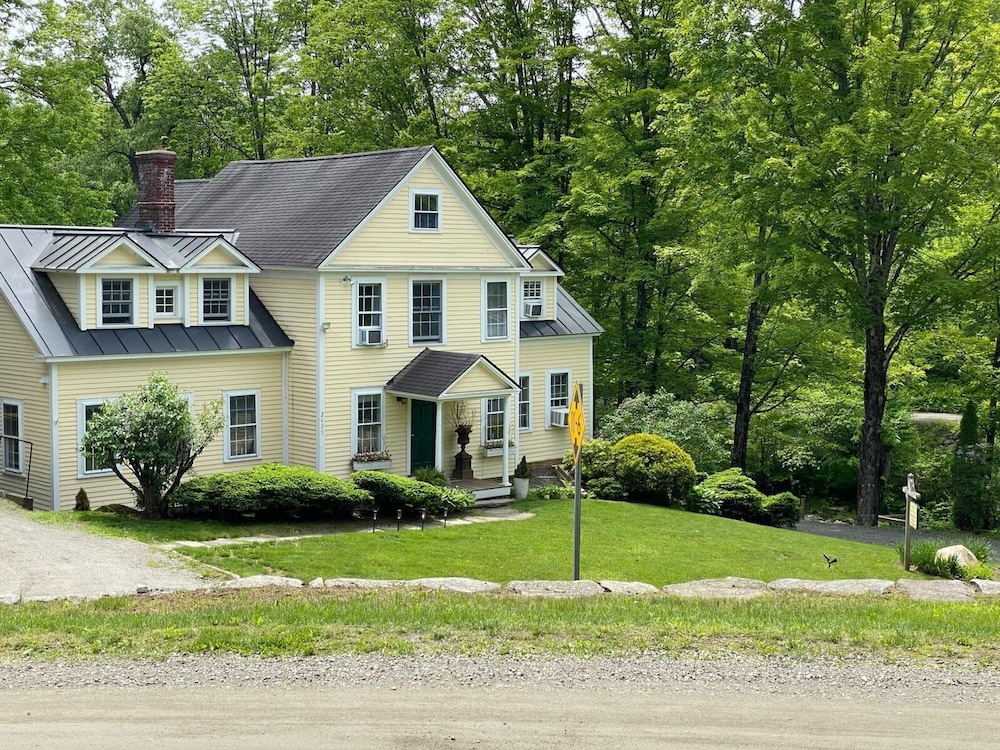 Green River Bridge Inn