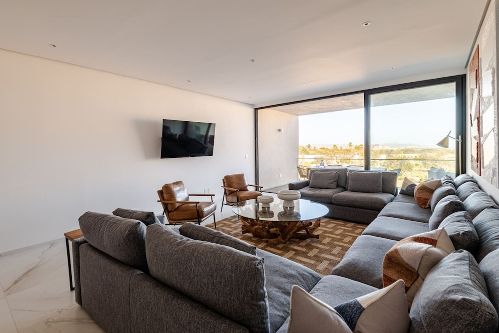 Brand new San Jose Condo