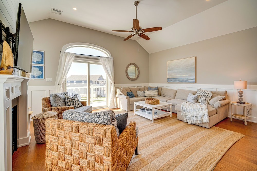 Close to Brigantine Beach: Home w/ 2 Decks