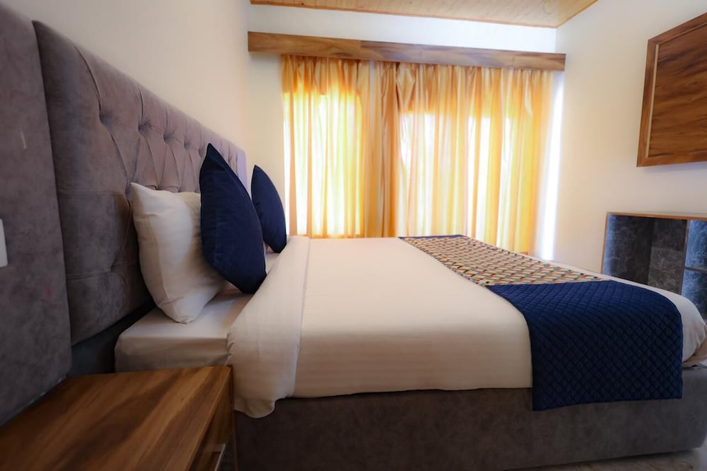 Hushvan Resorts