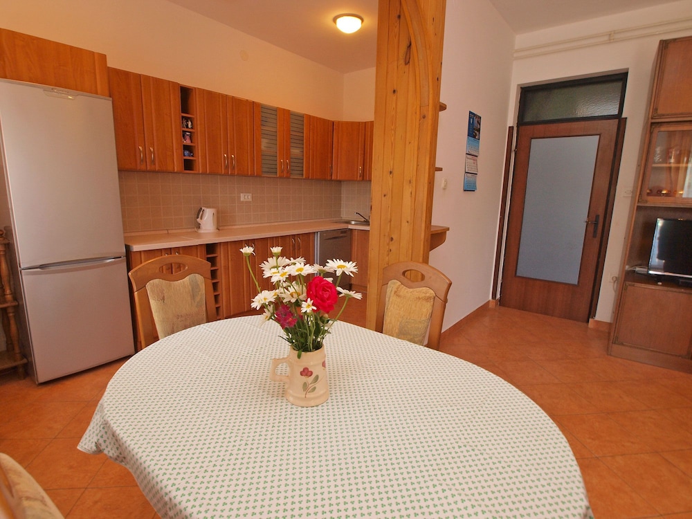 Apartment 439 view 3