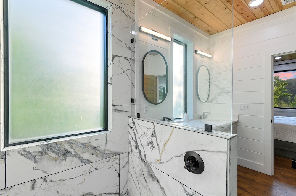 Luxury Retreat in Broken Bow