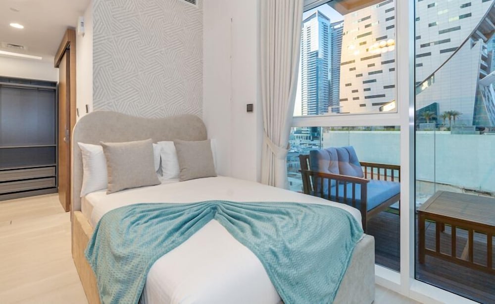 Charm Studio – Fully Furnished with Style