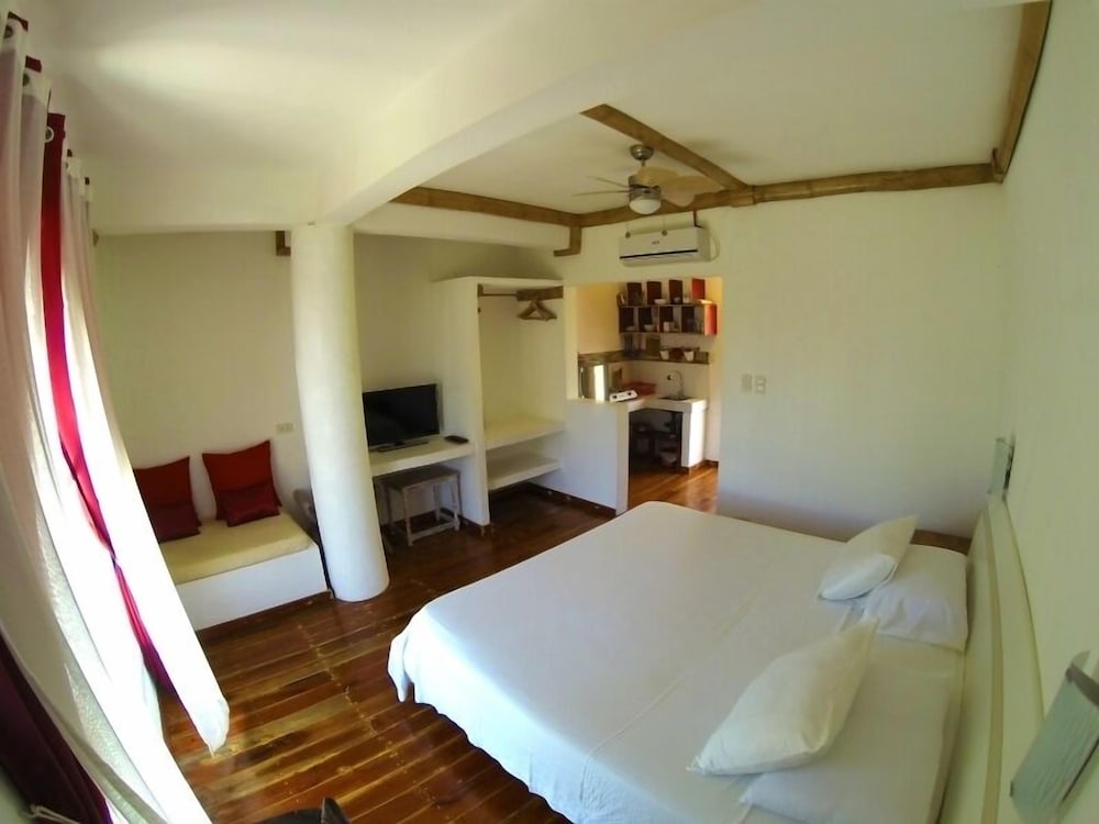 Lanterna Hotel Boracay