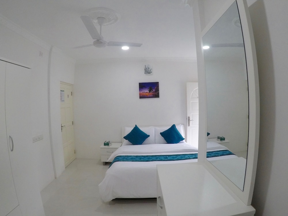 Palm Lodge