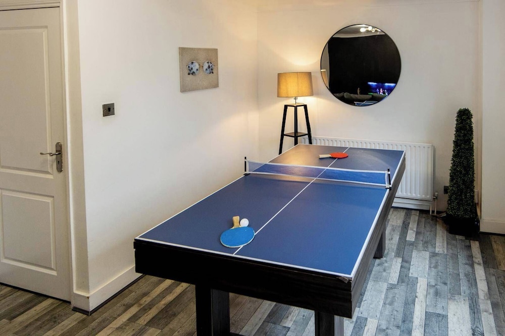 Housesleep14-freep-garden-bbq-patio-pooltable