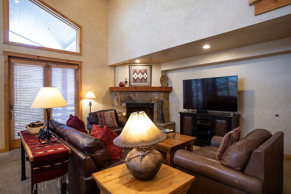 Trail's End Lodge at Deer Valley Resort - One Bedroom Deluxe Residence with Spa #304 1 Condo
