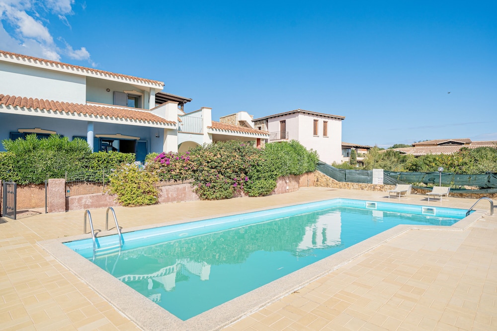 Residence with pool in Cala Girgolu photo 5