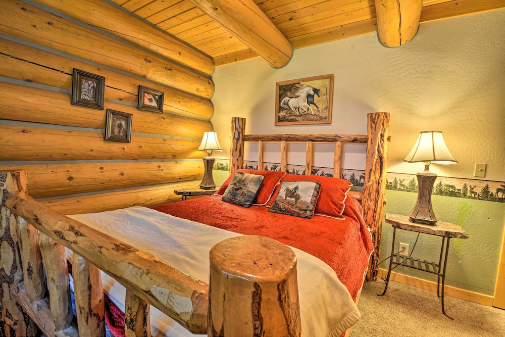 Custom Bitterroot Valley Cabin w/ Hot Tub & Views! view 5