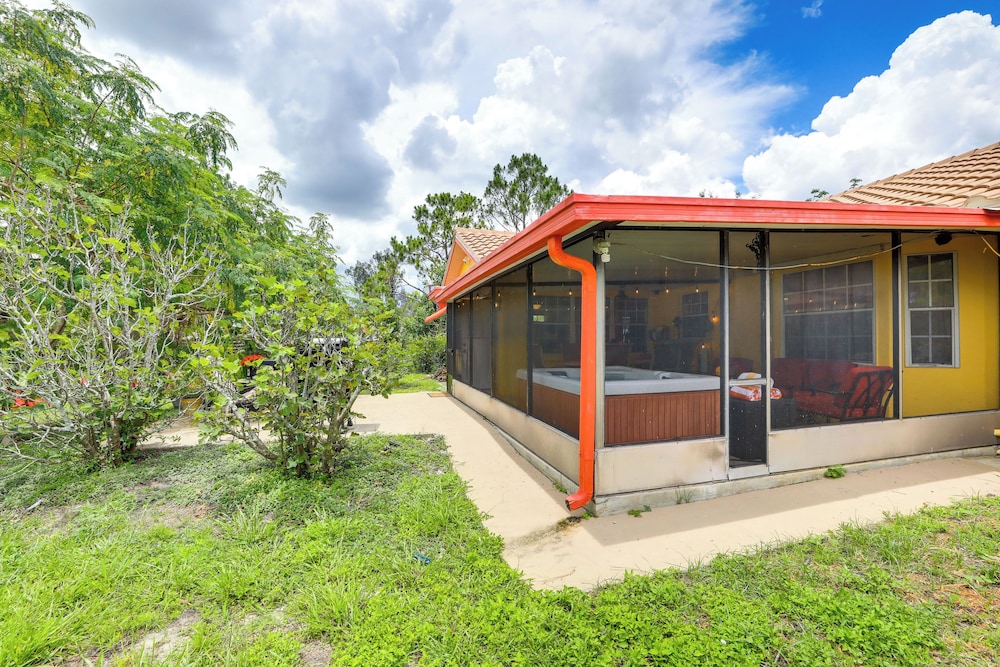 North Port Garden Home: Florida Room, Lanai!