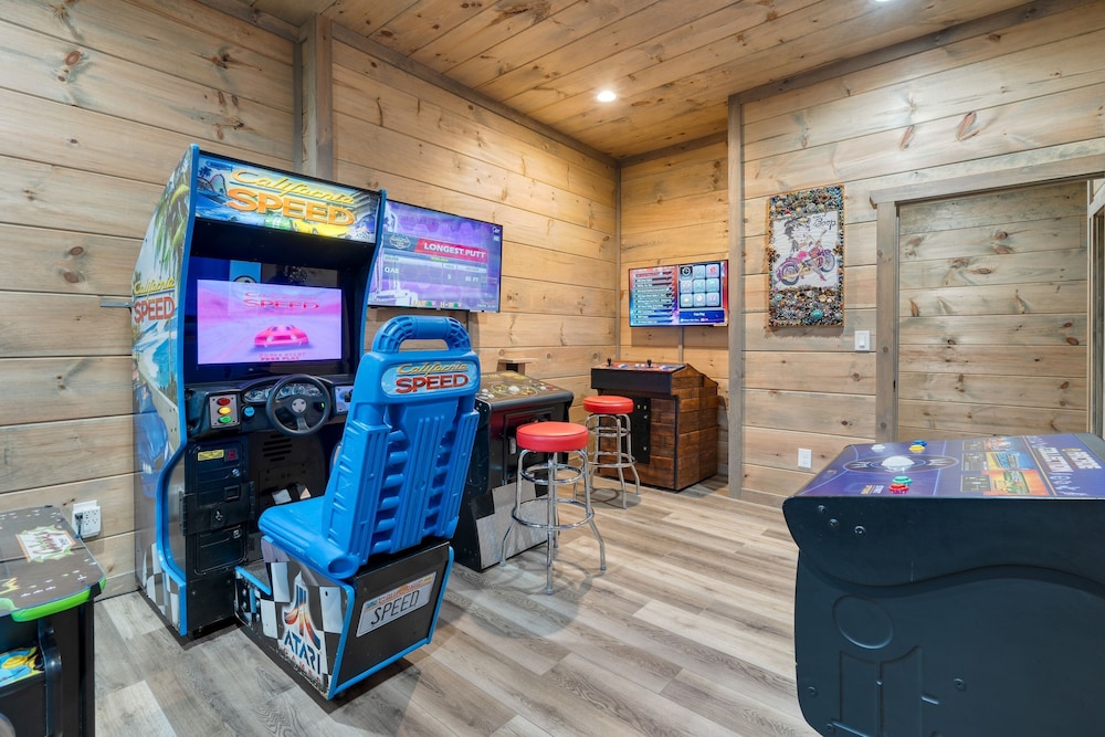 Rambling Ridge Lodge Endless Amenities Fun Indoor Pool Hot Tub A Arcade Game Room