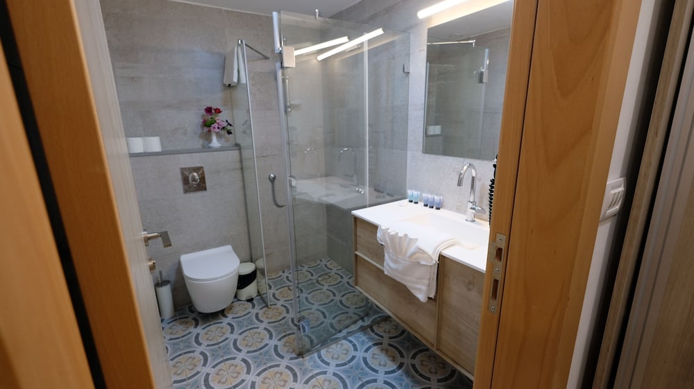 St. George’s Cathedral Pilgrim Guesthouse – Jerusalem