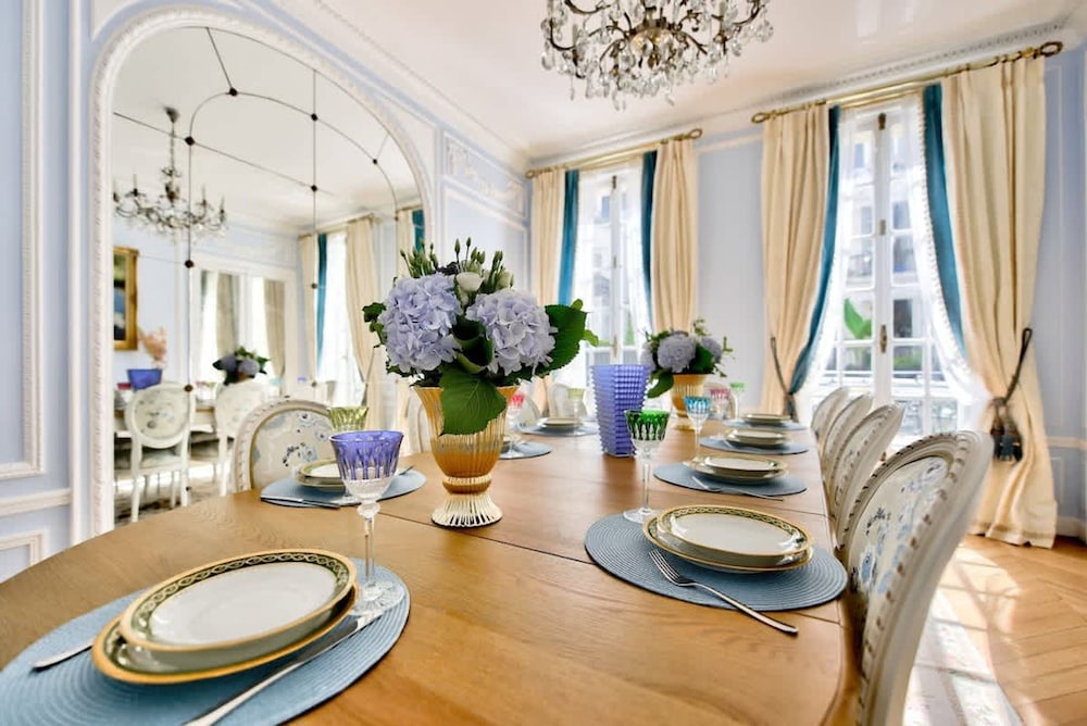 Noble Luxury Residence in the Heart of Paris