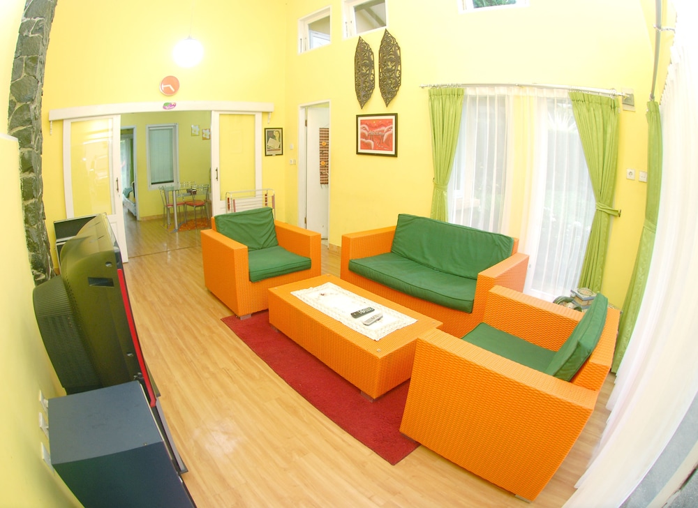 Villa ChavaMinerva Istana Bunga-Lembang, Parongpong - 17