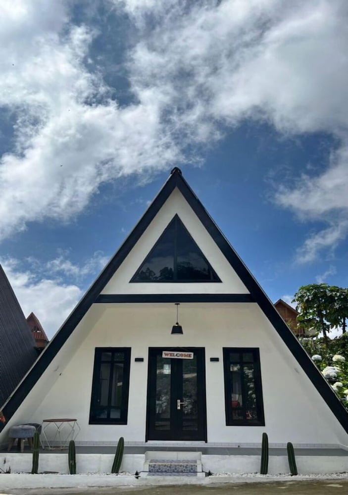 Rahayu Cabin Villa