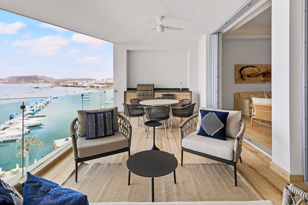 Live Aqua Private Residences La Paz
