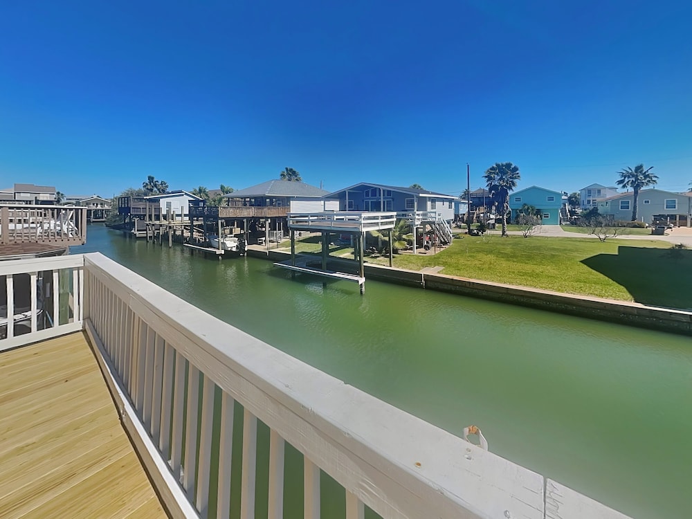 Bayview Cottage by Ryson Vacation Rentals