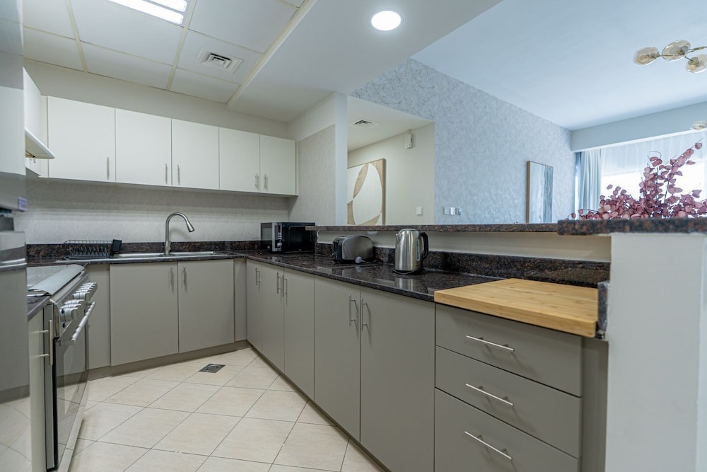 Iconic 2BR in Skycourt Dubailand