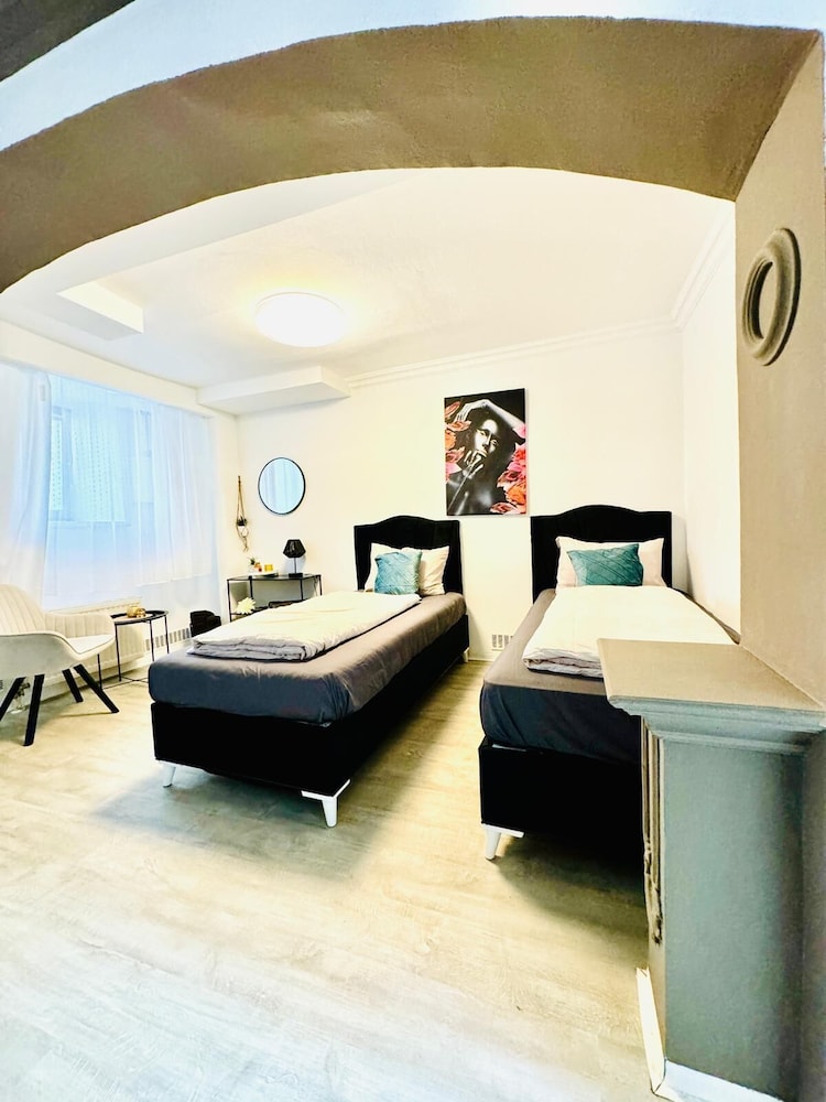 Comfortable 2BR Apt for 7 Guests