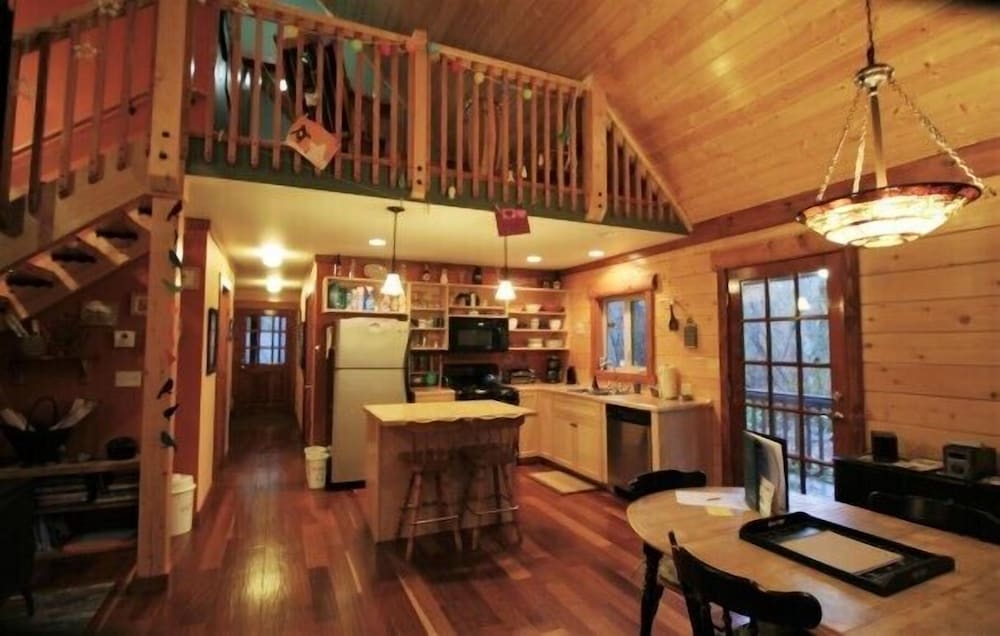 Mt Baker Lodging Cabin 21 - Sleeps 6 view 4