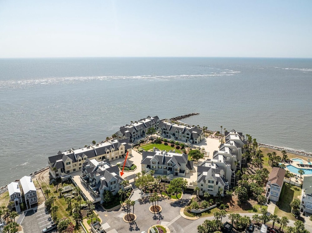 Condo with Resort Access - Great North Island Location
