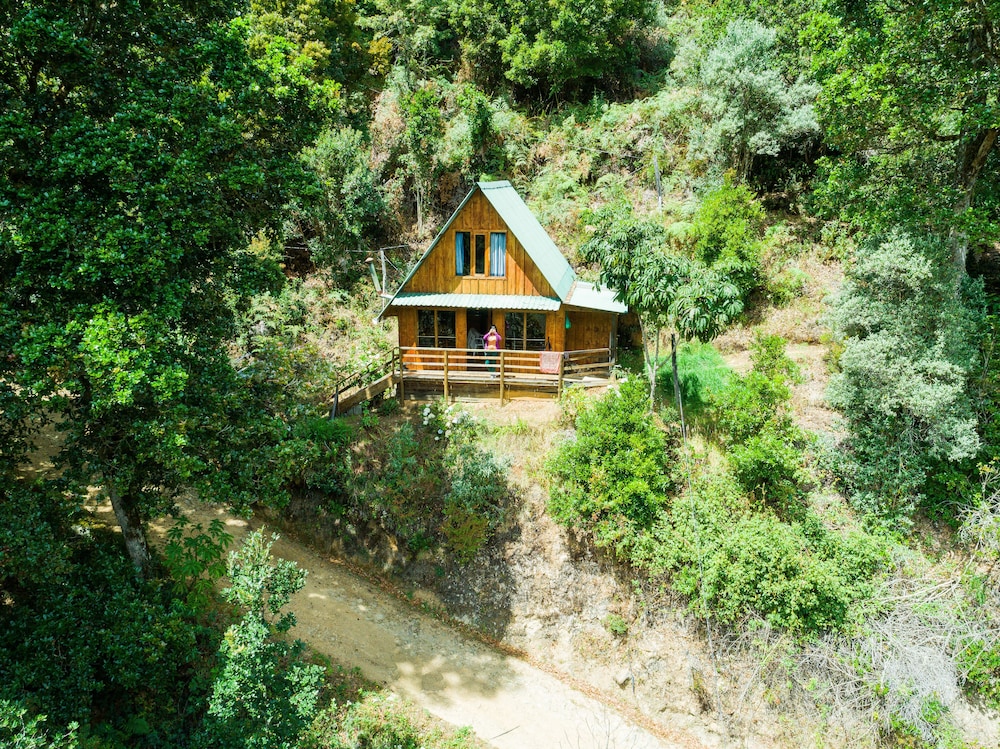 Quetzal Valley Cabins view 3