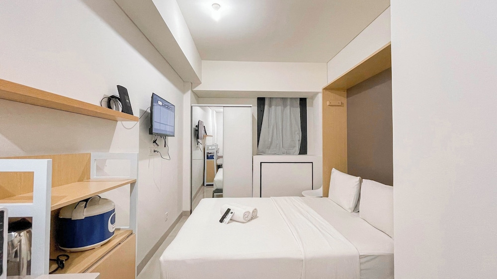 Basic Studio (No Kitchen) Near Unhas Bandaraya - Tallasa City Makassar Apartment