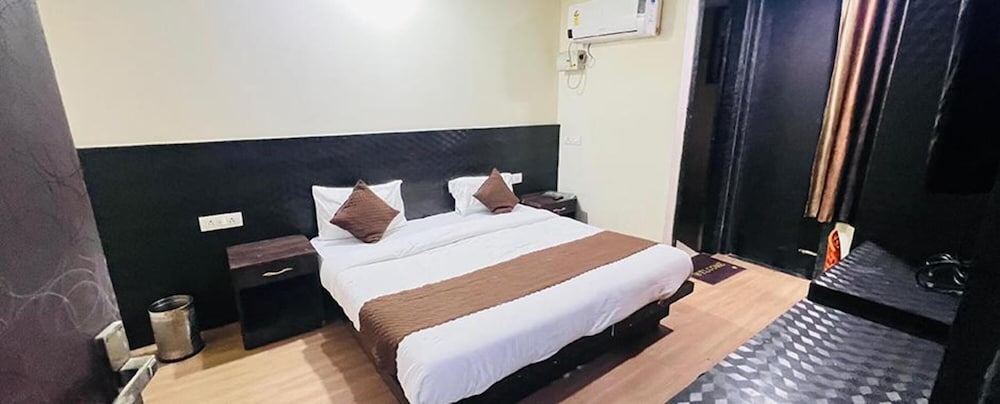Fabhotel Diamond Key