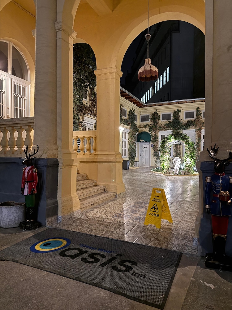 Oasis Inn Budapest