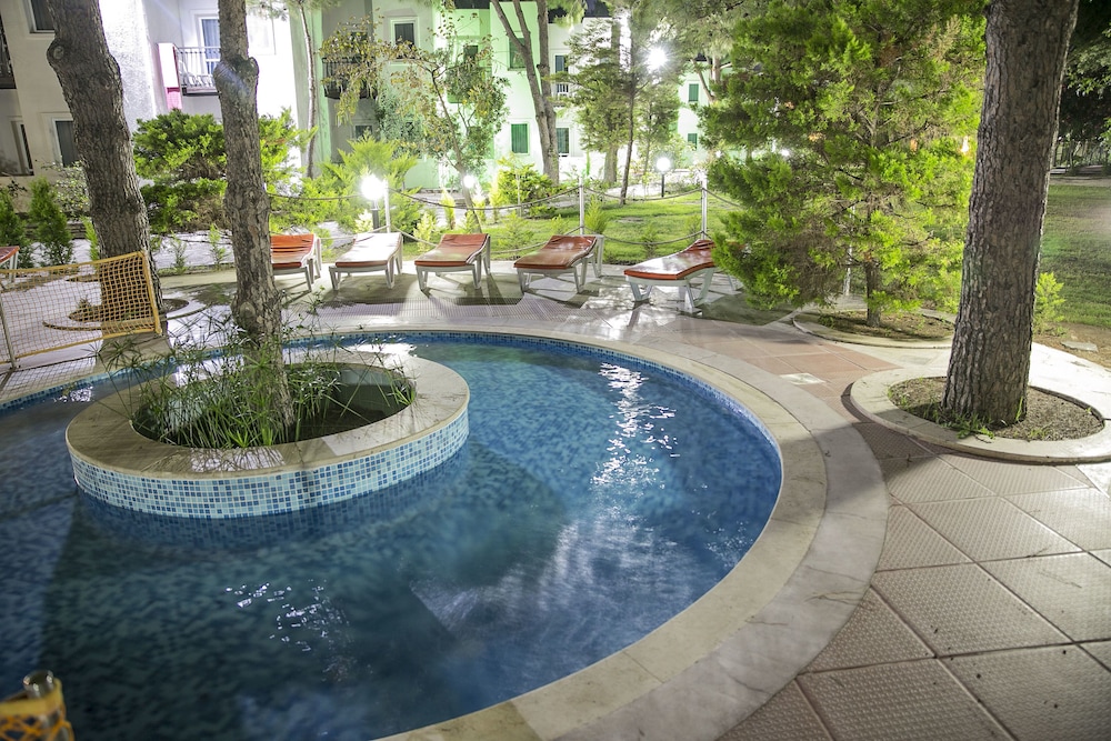 Bodrum Sea Side Beach Club Otel - Image 45