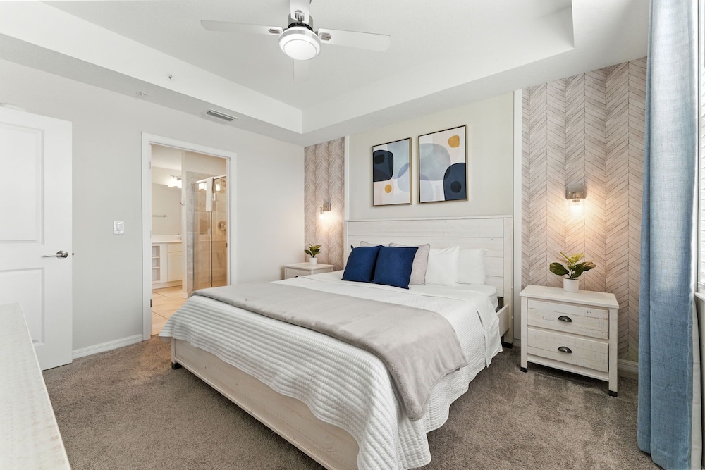 Elegant 2BR in Storey Lake Top Location