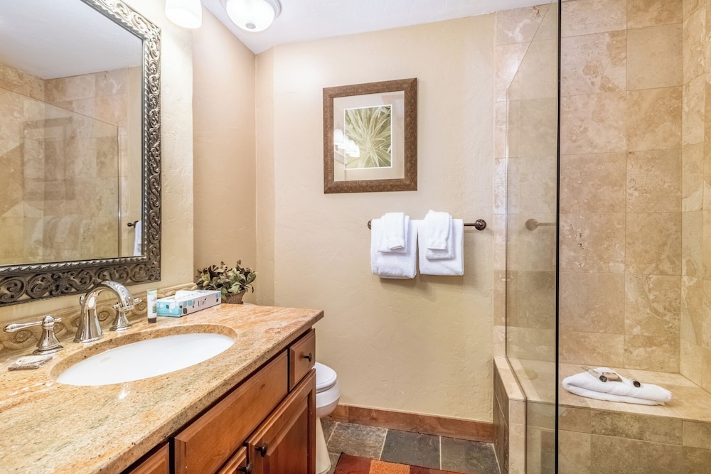 Cinnamon Ridge Building 1, #142