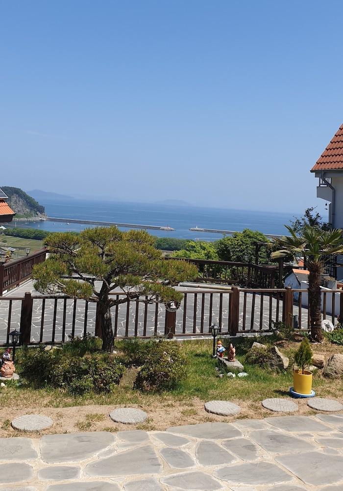 Namhae German Village Hercules