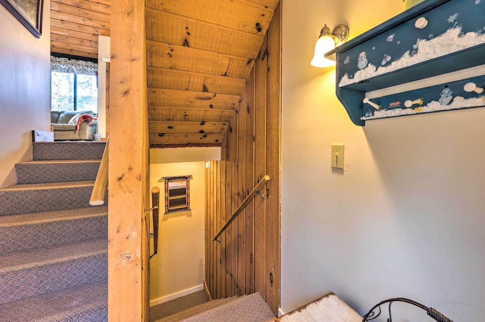 Loon Mountain Townhome w/ Pool + Slope Views! view 4